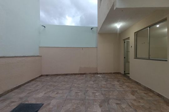 Quintal de casa para alugar com 2 quartos, 90m² em Andrade Araujo, Belford Roxo