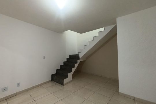 v de casa para alugar com 2 quartos, 90m² em Andrade Araujo, Belford Roxo
