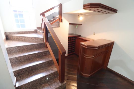 Sala de casa para alugar com 4 quartos, 200m² em Santa Mônica, Uberlândia