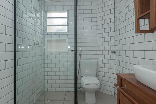 Banheiro de apartamento para alugar com 2 quartos, 54m² em Santo Amaro, São Paulo