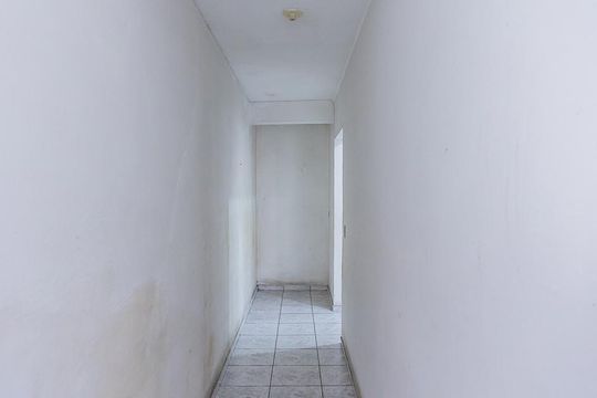 Corredor de casa à venda com 4 quartos, 463m² em Vila Zat, São Paulo