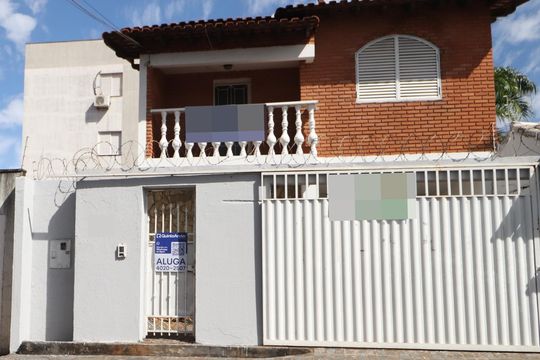 Fachada de casa para alugar com 3 quartos, 431m² em Umuarama, Uberlândia