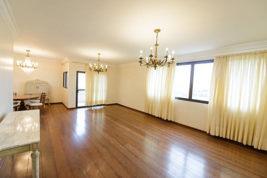 Apartamento para alugar com 4 quartos, 250m² em Jardim das Nações, Taubaté