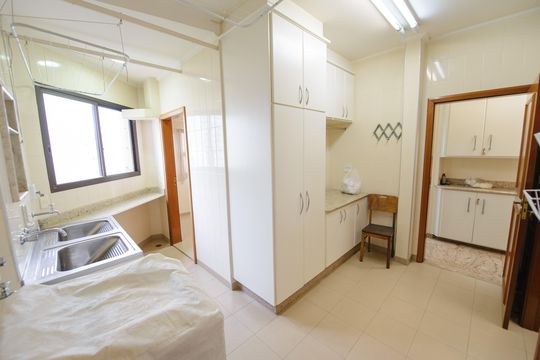 Área de Serviço de apartamento para alugar com 4 quartos, 250m² em Jardim das Nações, Taubaté