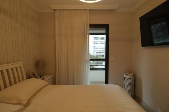 Suíte de apartamento à venda com 3 quartos, 117m² em Chácara Klabin, São Paulo