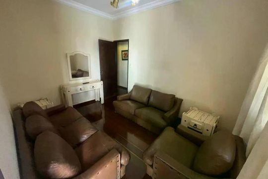 Casa para alugar com 3 quartos, 360m² em Padre Eustáquio, Belo Horizonte