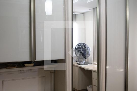 Quarto 01 de apartamento à venda com 3 quartos, 200m² em Setor Aeroporto, Goiânia