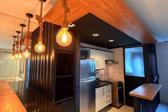 Cozinha de apartamento para alugar com 1 quarto, 55m² em Pinheiros, São Paulo