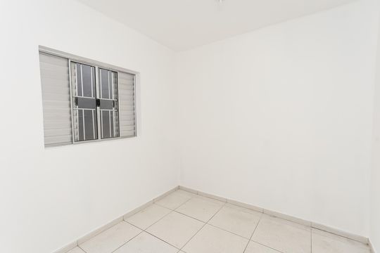 quarto 1 de casa para alugar com 2 quartos, 38m² em Parque Regina, São Paulo