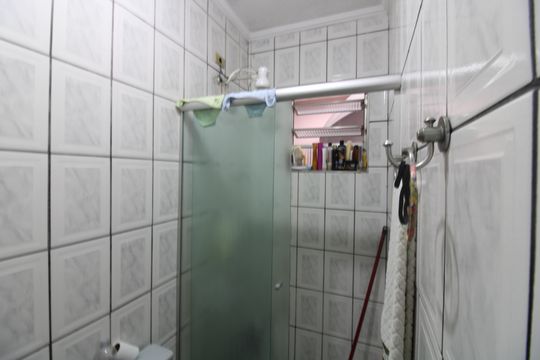 Suíte Externa banheiro de casa à venda com 4 quartos, 250m² em Jardim Fernandes, São Paulo