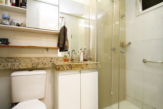 Banheiro da Suíte de apartamento à venda com 2 quartos, 87m² em Conjunto California, Belo Horizonte