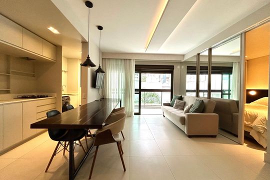 Sala de apartamento para alugar com 1 quarto, 56m² em Centro, Florianópolis