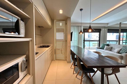 Cozinha  de apartamento para alugar com 1 quarto, 56m² em Centro, Florianópolis