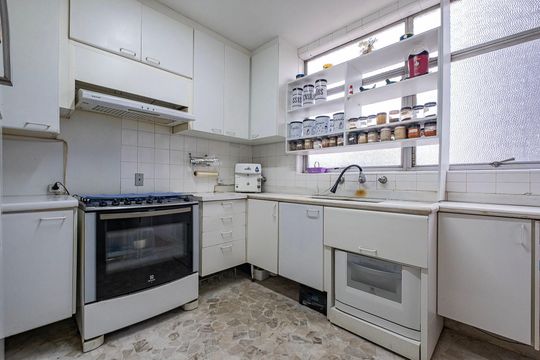 Cozinha de apartamento à venda com 3 quartos, 160m² em Jardim Paulista, São Paulo
