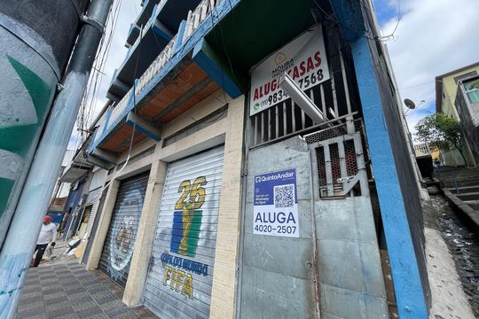 Fachada do bloco de casa para alugar com 1 quarto, 40m² em Jardim Paulo Vi, São Paulo