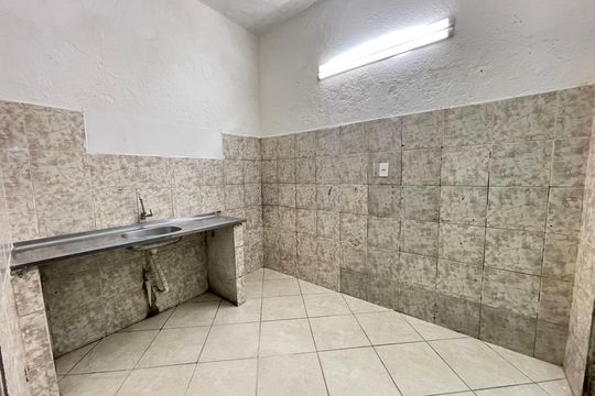 Cozinha de casa para alugar com 1 quarto, 40m² em Jardim Paulo Vi, São Paulo