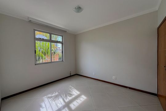 Apartamento à venda com 2 quartos, 60m² em Alto Caiçaras, Belo Horizonte