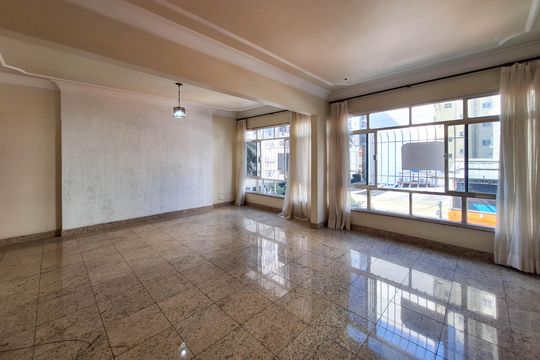 Sala de apartamento à venda com 3 quartos, 135m² em Icaraí, Niterói