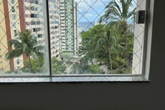 Vista da Suíte de apartamento para alugar com 2 quartos, 82m² em Pituba, Salvador