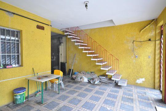 Garagem de casa à venda com 2 quartos, 352m² em Jardim Brasil (zona Norte), São Paulo