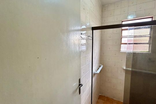 Banheiro 1 de casa à venda com 3 quartos, 125m² em Jardim Santa Barbara, Guarulhos