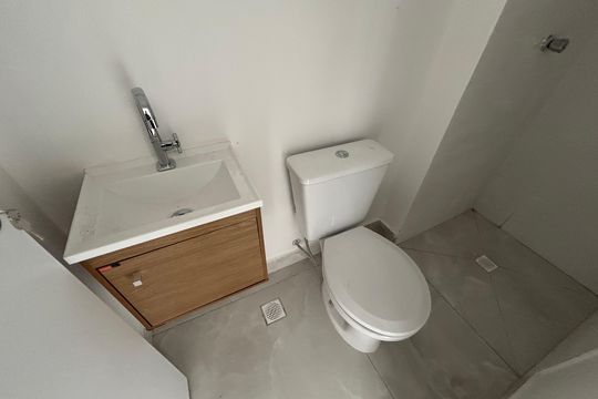 Banheiro de apartamento para alugar com 1 quarto, 30m² em Cidade Antônio Estêvão de Carvalho, São Paulo
