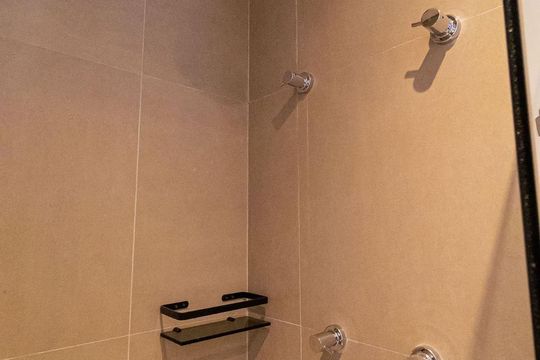 Banheiro de apartamento para alugar com 1 quarto, 18m² em Bela Vista, São Paulo
