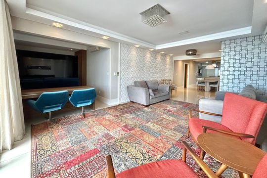 Apartamento para alugar com 3 quartos, 160m² em Centro, Florianópolis