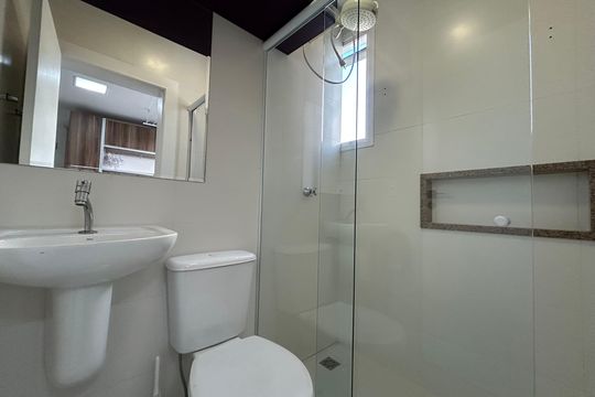 Banheiro da Área de Serviço de apartamento para alugar com 3 quartos, 160m² em Centro, Florianópolis