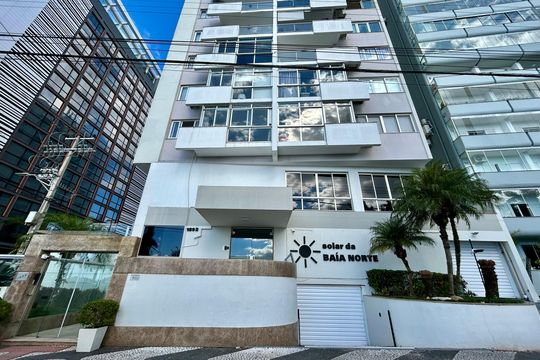 Fachada de apartamento para alugar com 3 quartos, 160m² em Centro, Florianópolis