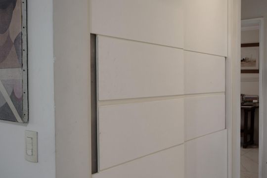 Armário corredor de apartamento para alugar com 3 quartos, 115m² em Jardim America, São Paulo