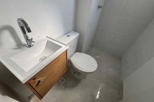 Banheiro  de apartamento para alugar com 1 quarto, 30m² em Cidade Antônio Estêvão de Carvalho, São Paulo