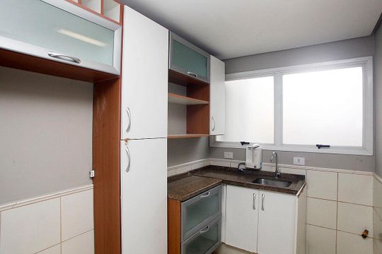 Cozinha + Área de Serviço de apartamento à venda com 2 quartos, 87m² em Jardim Botânico, Porto Alegre