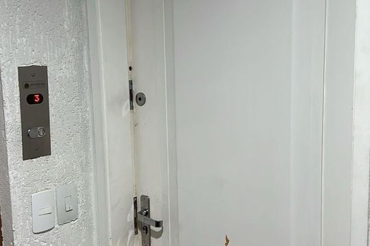 Porta de entrada de apartamento para alugar com 3 quartos, 80m² em Botafogo, Rio de Janeiro