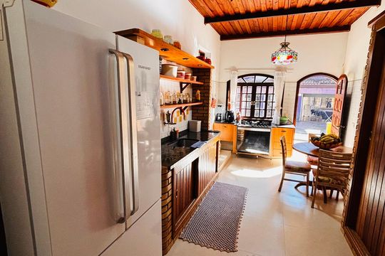 Cozinha de casa à venda com 4 quartos, 600m² em Portal da Serra, Barueri