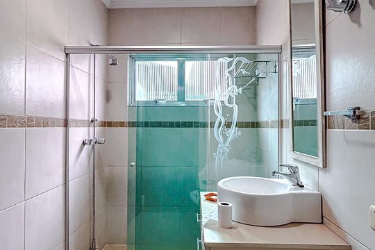 Banheiro de casa para alugar com 3 quartos, 150m² em Vila Gomes Cardim, São Paulo