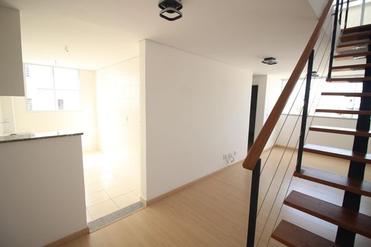 Sala de apartamento para alugar com 2 quartos, 107m² em Inconfidentes, Contagem