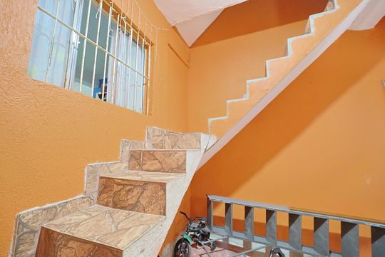 escada de casa para alugar com 1 quarto, 72m² em Jardim Jaú (zona Leste), São Paulo