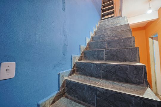 escada de casa para alugar com 1 quarto, 72m² em Jardim Jaú (zona Leste), São Paulo