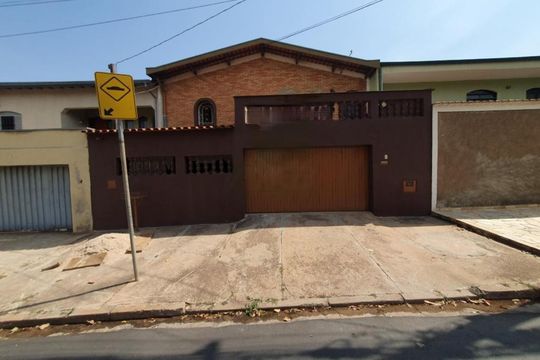 Casa à venda com 4 quartos, 239m² em Jardim Carlos Lourenço, Campinas