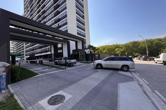 Fachada de apartamento para alugar com 3 quartos, 65m² em Barra Olímpica , Rio de Janeiro