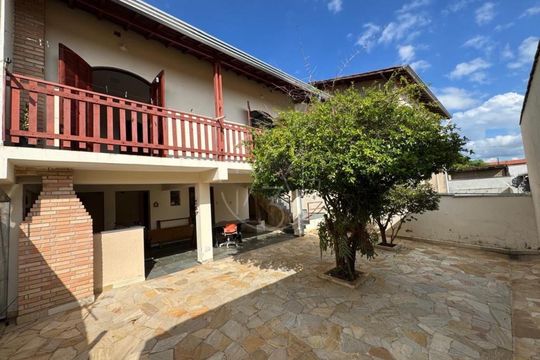 Casa à venda com 3 quartos, 167m² em Parque Jambeiro, Campinas