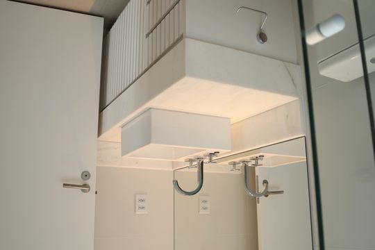 banheiro 2 de casa de condomínio para alugar com 4 quartos, 271m² em Barra da Tijuca, Rio de Janeiro