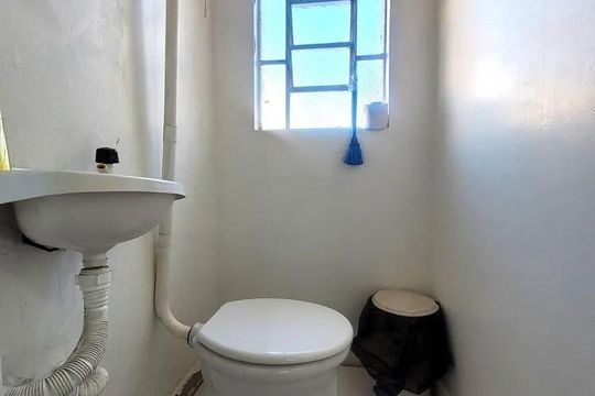 Banheiro 1 de apartamento para alugar com 2 quartos, 120m² em Floresta, Porto Alegre
