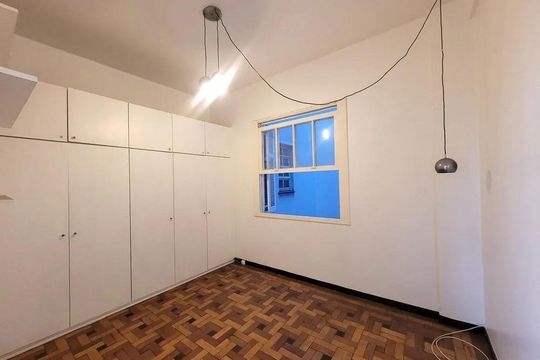 Quarto 2 de apartamento para alugar com 2 quartos, 120m² em Floresta, Porto Alegre
