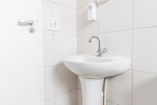 Banheiro de apartamento para alugar com 2 quartos, 60m² em Vila Iracema, Barueri