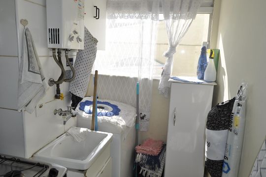 Apartamento à venda com 2 quartos, 50m² em Del Castilho, Rio de Janeiro