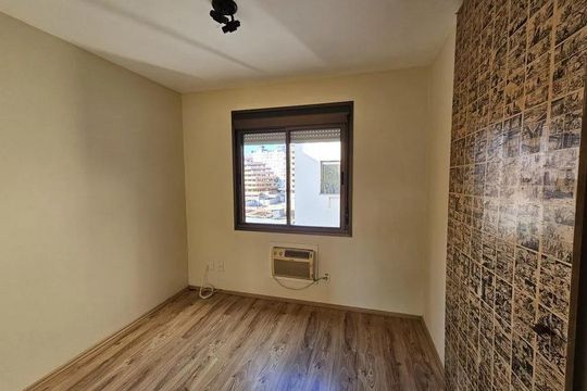 Quarto 2 de apartamento para alugar com 2 quartos, 65m² em Centro Histórico, Porto Alegre