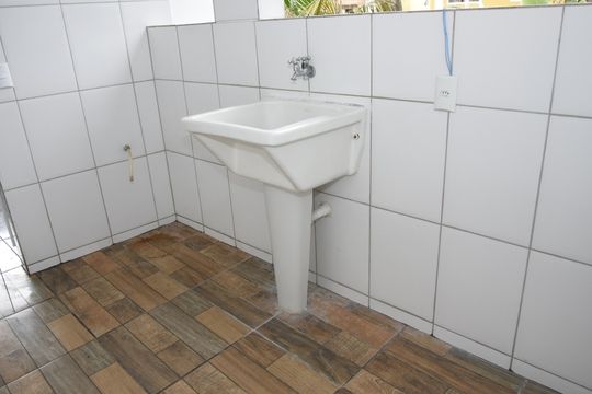 Lavanderia de casa para alugar com 2 quartos, 120m² em Parque Industrial, Embu das Artes