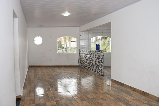Casa para alugar com 2 quartos, 120m² em Parque Industrial, Embu das Artes
